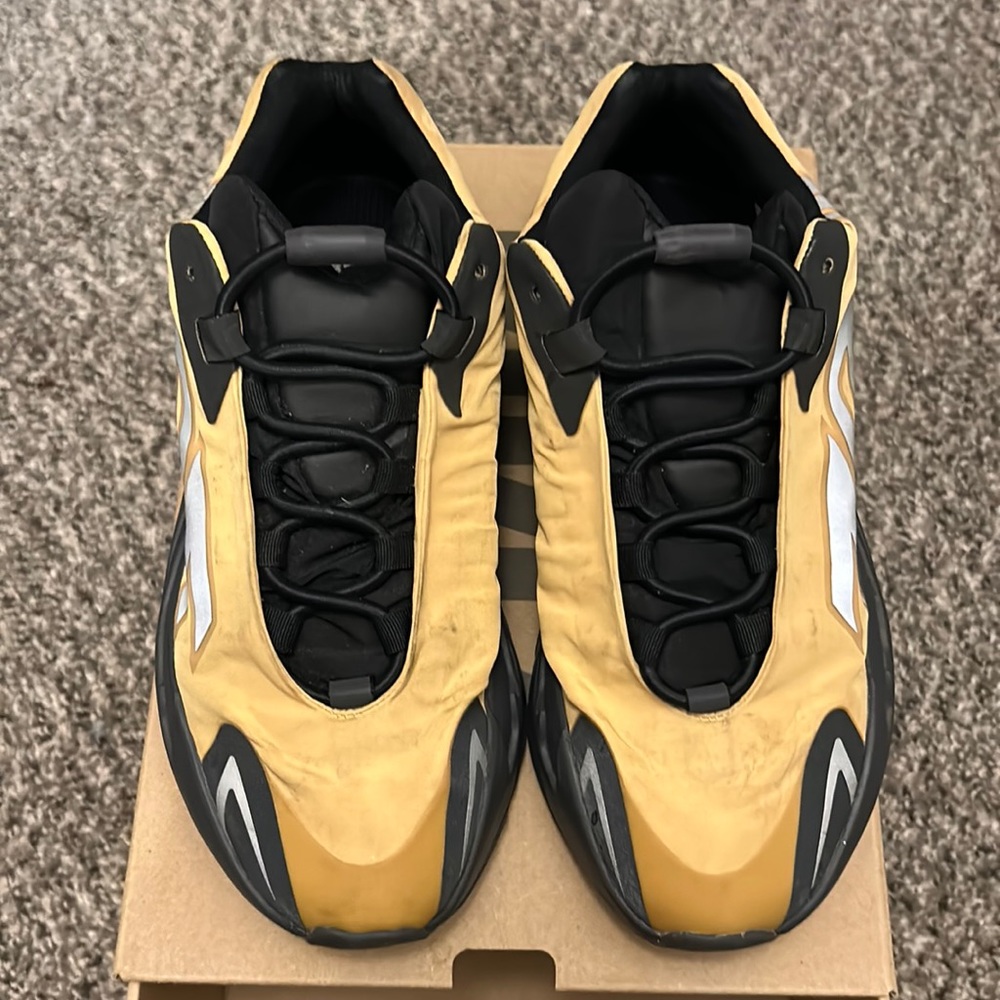 Yeezy 700 MNVN Honey color